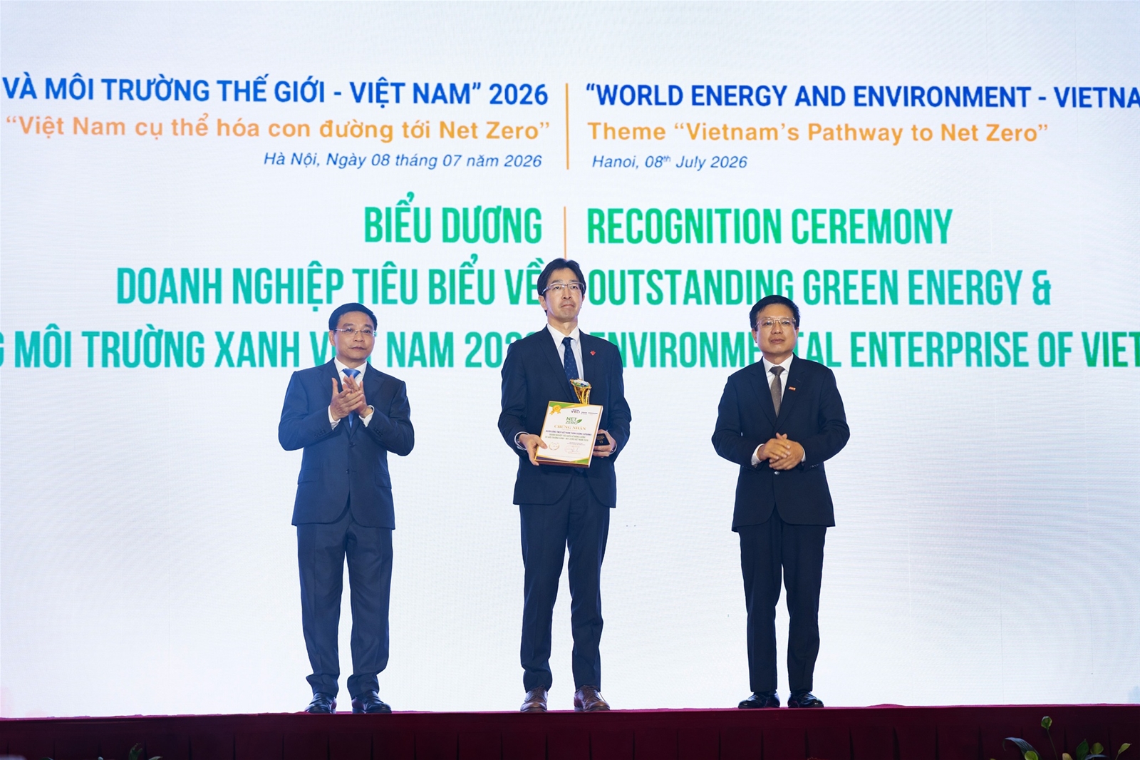 VPBank được vinh danh Doanh nghiệp dẫn đầu về năng lượng môi trường xanh 