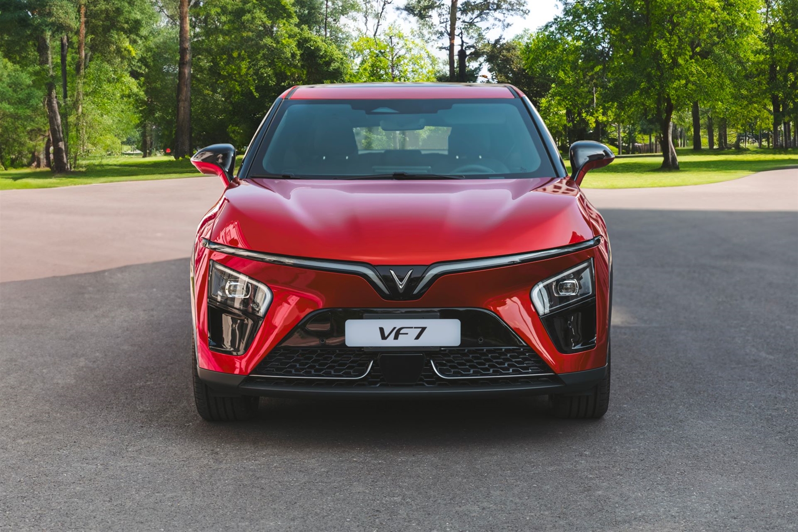 VinFast VF 7 - “cân” đa địa hình, xóa tan mệt mỏi trên những hành trình xa